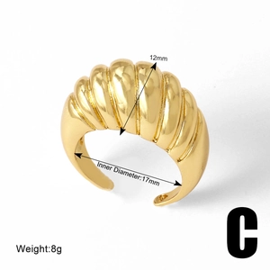 Detailed size chart for golden croissant ring showing 12mm width and 17mm inner diameter
