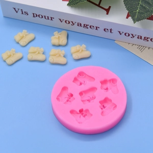 Stampo in silicone a 6 cavità per stivaletti natalizi fai da te con decoro a fiocco