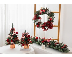 Detailed set of 135cm Christmas garland and mini trees with red berries and plaid bows