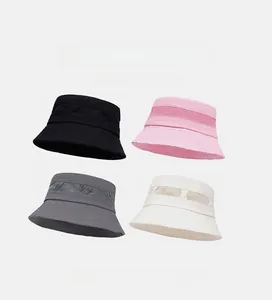 Detailed grid of four-color breathable sun hats with side mesh and wide brims for summer
