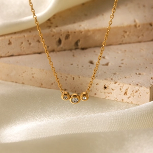 Geometric Pendant Necklace 18K Gold Plated Stainless Steel Inlaid Zircon Clavicle Chain Minimalist Jewelry For Women