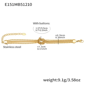 Dettaglio del bracciale a catena con nodo in acciaio inossidabile placcato oro 18 carati