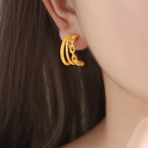 Three-layer C-shaped threaded gold earrings in 18K plated titanium steel for women