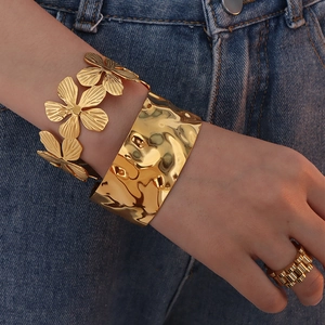 Adjustable gold titanium steel cuff bracelet with hammered texture and floral jewelry set