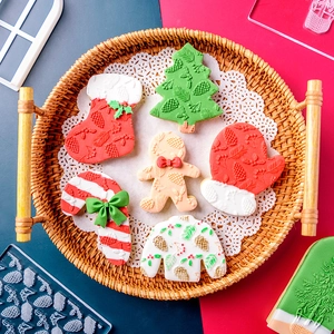 Christmas Cookie Cutter Fondant Embossing Mold Stainless Steel PLA Plastic Gingerbread Man Tree Sock Glove Sweater Shape DIY Baking