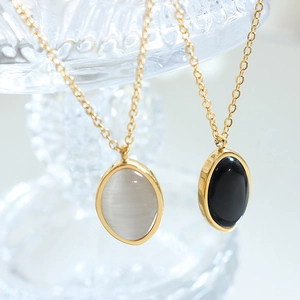 Vintage palace style cat eye stone pendant necklace with gold finish for women