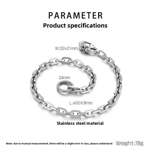 Detail of stainless steel punk chain featuring a skull clasp and mesh ring buckle