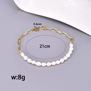 Minimalist freshwater pearl and 18K gold-plated stainless steel chain bracelet for women