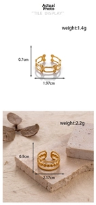 Detailed view of adjustable golden chain and beaded rings with exact dimensions shown