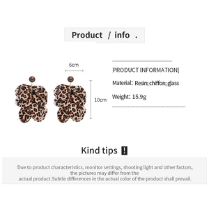 Detailed size specifications for leopard print chiffon petal tassel earrings in 6cm x 10cm