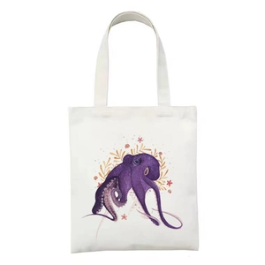 Weiße Segeltuchtasche mit lila Oktopus-Illustration und zwei stabilen Tragegriffen
