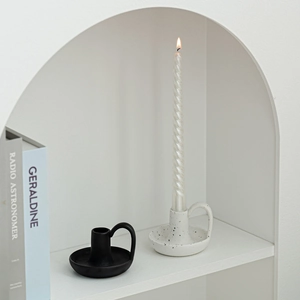 Portacandele nordici in ceramica nero e marmo bianco per decorazioni da tavola