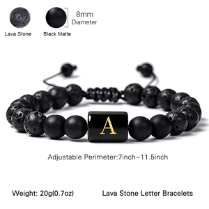 Bracelet lettre A-Z en pierre de lave avec perles noires mates de 8mm ajustable