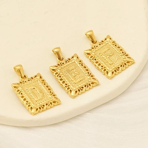 Pendentifs rectangulaires dorés en acier inoxydable avec aigle gravé et filigrane