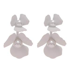 Elegant white floral stud earrings with matte petals and round imitation pearls