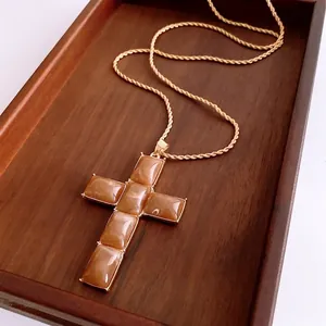 Vintage Resin Cross Pendant Necklace Gold Tone Twist Rope Chain Adjustable Maillard Style Retro Elegant Jewelry Women