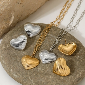 Textured Ribbed Heart Necklace And Stud Earrings Stainless Steel Jewelry Paperclip Chain For Women Fashion Jewelry