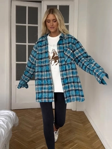 Oversized φανελένιο πουκάμισο με μπλε και μαύρο καρό, τσέπες και κουμπιά μπροστά