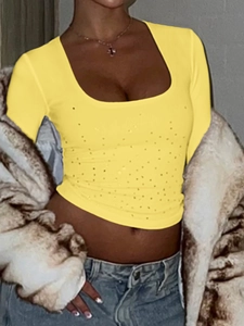 Haut court jaune à manches longues style Y2K avec strass sur tissu extensible