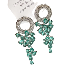 Boucles d'oreilles pendantes en argent avec cristaux vert émeraude et zircons