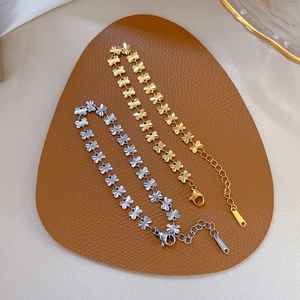 Minimalist titanium steel four-leaf clover chain bracelets in gold and silver finish
