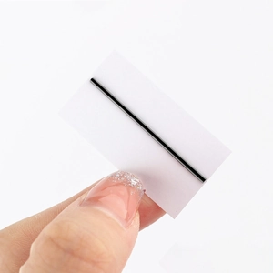 Self-adhesive false eyelashes with black adhesive strip in a high-quality natural kit