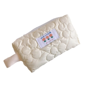 Astuccio per matite trapuntato a fiori crema con etichetta Have a nice day e manico