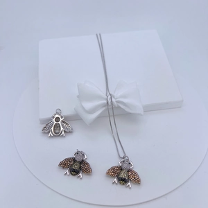 Exquisite silver bee necklace and pendant set with gold and black crystal wings