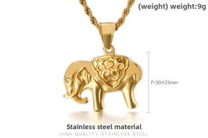 Vue détaillée du pendentif éléphant doré gravé en acier inoxydable pesant 9g