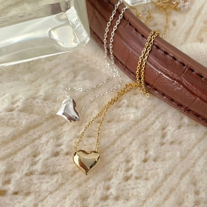 Elegant 925 Sterling Silver heart pendant necklaces in gold and silver finishes