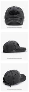 Vues détaillées de la casquette en denim délavé avec broderie 3D et bords usés