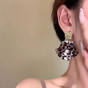 Vintage leopard floral earrings with square gold stud and pearl center on model