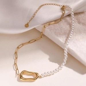 18K gold plated stainless steel necklace with pearl splice and geometric metal loop