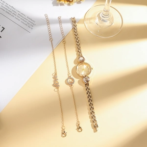 Coffret montre coeur dorée et bracelets love en cristal pour femme avec strass élégants