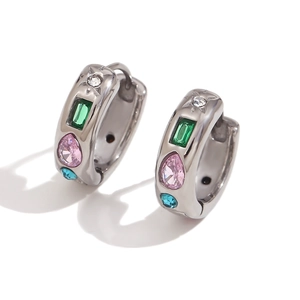Boucles d'oreilles géométriques en argent avec zircons colorés et design épuré