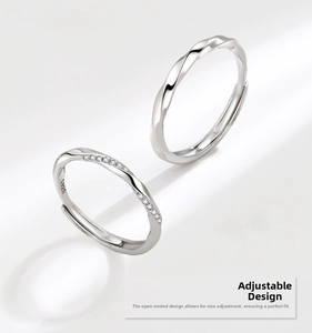 Detailansicht der Mobius S925 Sterling Silber Pärchenringe mit Zirkonia und S925-Stempel