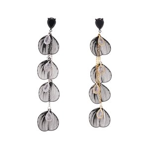 Boucles d'oreilles pétales évidés en zircon avec glands gouttes en or et argenté