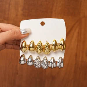 Lot de 6 paires de boucles d'oreilles gouttes dorées et argentées au design géométrique