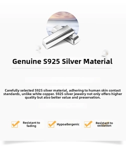 Detail showing S925 sterling silver material properties for skin-friendly jewelry