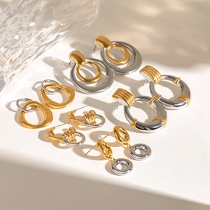 Set de pendientes de aro de acero inoxidable en mezcla de dorado y plateado