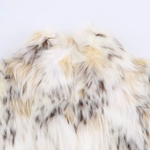 Giacca in pelliccia sintetica da donna con stampa leopardata e collo alto color crema