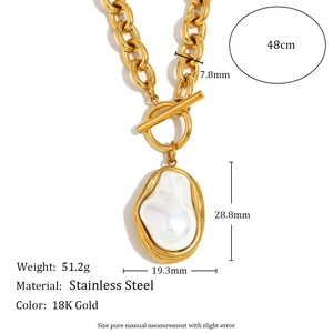 Baroque pearl pendant necklace in 18K gold plated stainless steel with OT toggle clasp