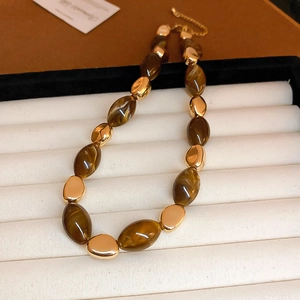 Vintage Resin Beaded Necklace Brown Oval Beads Gold Alloy Clavicle Sweater Chain Retro Jewelry For Women