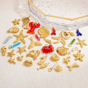 Pendentifs de bijoux marins en acier doré 18 carats avec finition émail coloré