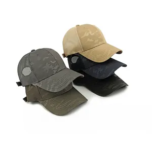 Cappellini da baseball camouflage in mesh traspirante in cinque colori tra cui il nero