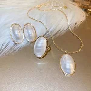 Parure Collier Bague Et Boucles Oreilles Künstliche Perles Ovales Style Français Cuivre Plaqué Or Véritable Avec Tige En Argent