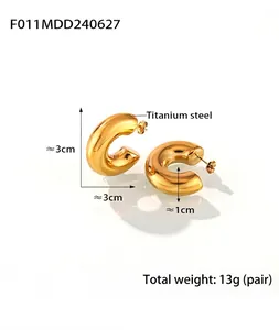 Macro shot of 18k gold-plated titanium steel C-shape earrings with size and weight specs