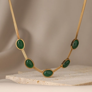 Vintage Emerald Green Oval Gemstone Pendant Necklace Titanium Steel Flat Snake Blade Chain Retro Elegant Jewelry For Women
