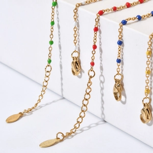 Bracelet de Noël minimaliste en acier inoxydable doré avec perles en émail coloré pour femme