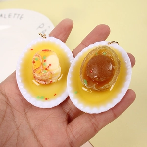 Portachiavi con cibo in miniatura con ciondolo in resina di frutti di mare realistici